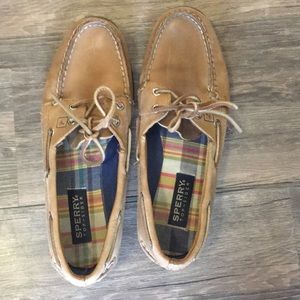 Women’s size 9 Sperry’s